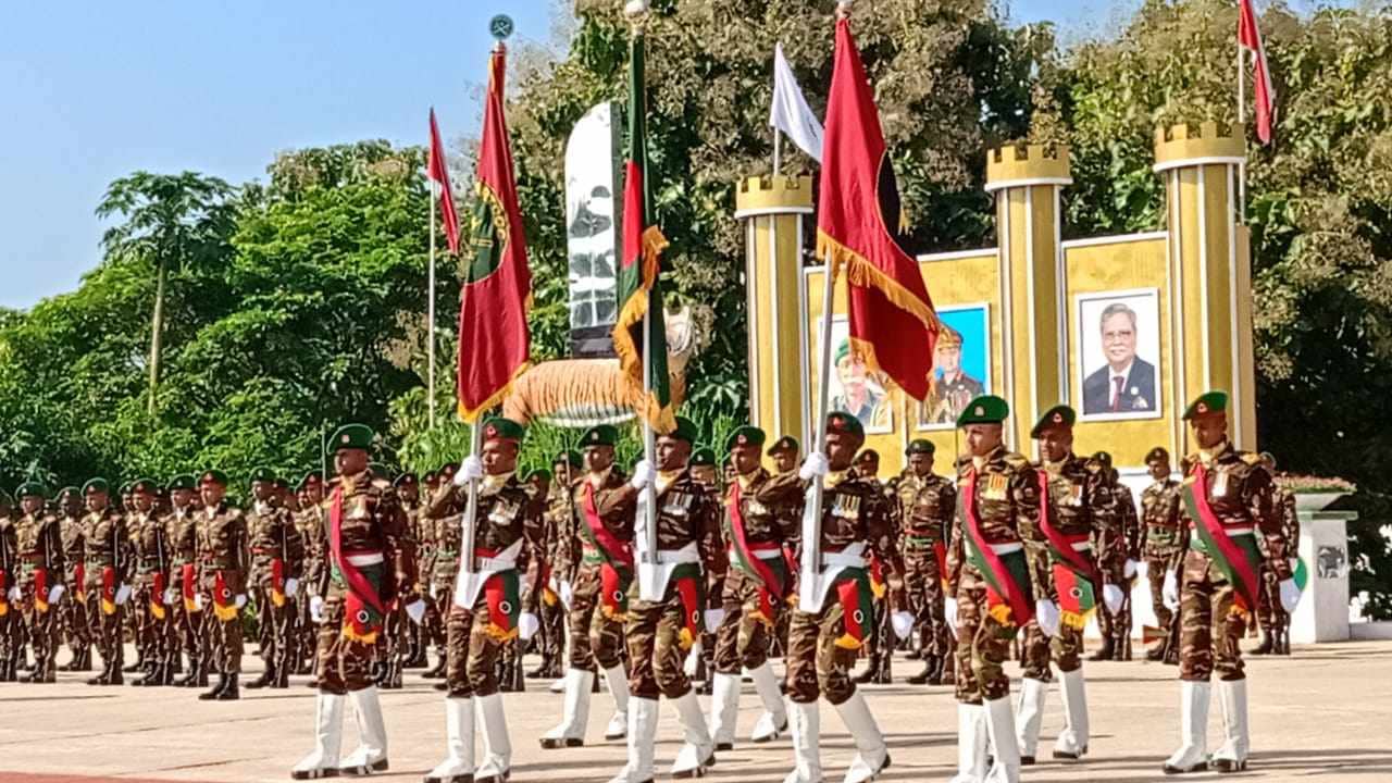 খাগড়াছড়ি সেনাবাহিনীর কুচকাওয়াজ এর ছবি